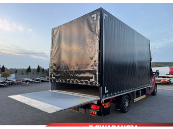 Autoutilitară cu prelată RENAULT