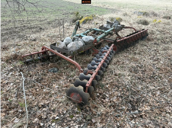 Maşină pentru prelucrarea solului KVERNELAND