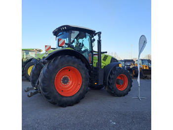 Tractor agricol CLAAS Axion