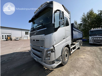Camion cu cârlig VOLVO FH16 750