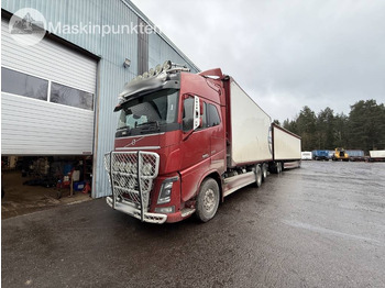 Camion forestier VOLVO FH16