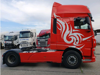 Interior photo 1: Cap tractor DAF XF530