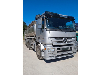 Camion cisternă MERCEDES-BENZ Actros