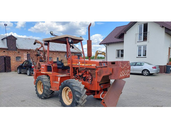 Săpător de şanţuri Koparka łańcuchowa Ditch Witch 8020 85KM: Foto 2