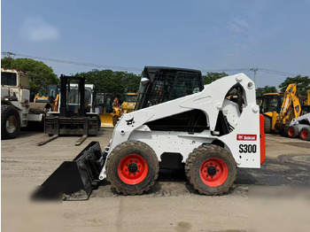 Mini încărcător BOBCAT S300