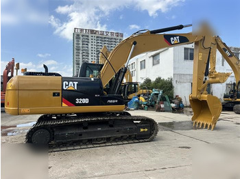 Excavator pe şenile CATERPILLAR 320D