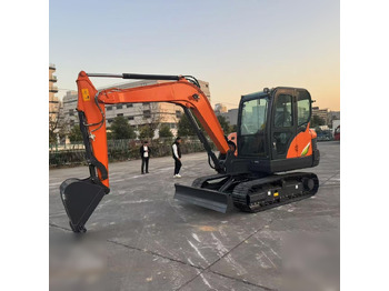 Excavator pe şenile DOOSAN DX60E-10N: Foto 3 Excavator pe şenile DOOSAN DX60E-10N: Foto 3