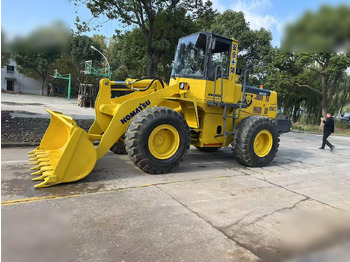 Încărcător frontal pe pneuri KOMATSU WA320