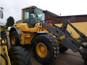 Încărcător frontal pe pneuri VOLVO L60F