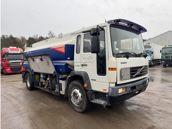 Leasing de Volvo FL 6 - 220 (11000 L / 2 COMPARTMENTS / 18 TON / MANUAL GEARBOX / PERFECT) Volvo FL 6 - 220 (11000 L / 2 COMPARTMENTS / 18 TON / MANUAL GEARBOX / PERFECT): Foto 3 Leasing de Volvo FL 6 - 220 (11000 L / 2 COMPARTMENTS / 18 TON / MANUAL GEARBOX / PERFECT) Volvo FL 6 - 220 (11000 L / 2 COMPARTMENTS / 18 TON / MANUAL GEARBOX / PERFECT): Foto 3