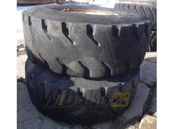 Încărcător frontal pe pneuri