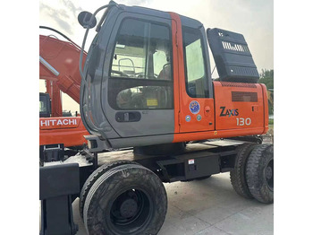 Excavator pe roţi HITACHI ZX130W