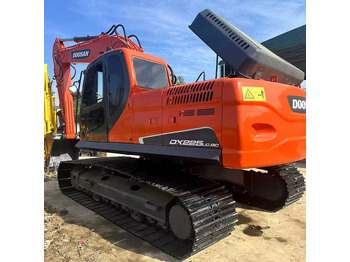 Excavator pe şenile DOOSAN DX225