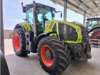 Tractor agricol CLAAS Axion 950