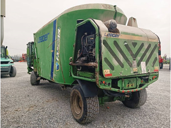 Remorcă distribuit furaje Faresin LEADER 2600: Foto 5 Remorcă distribuit furaje Faresin LEADER 2600: Foto 5