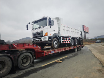 Camion basculantă HINO