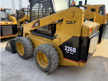 Utilaje constructii CATERPILLAR 226
