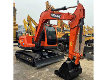 Excavator pe şenile DOOSAN DX75