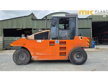 Compactor cu pneuri AMMANN