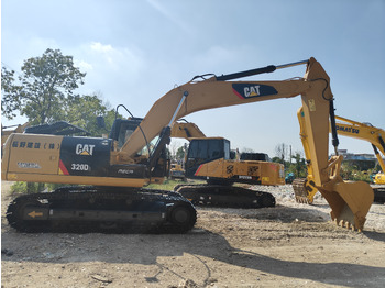 Excavator pe şenile CATERPILLAR 320D