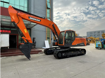 Excavator pe şenile DOOSAN DX225LCA