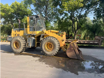 Încărcător frontal pe pneuri KOMATSU WA320