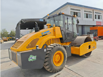 Cilindru compactor pentru asfalt XCMG XS163J