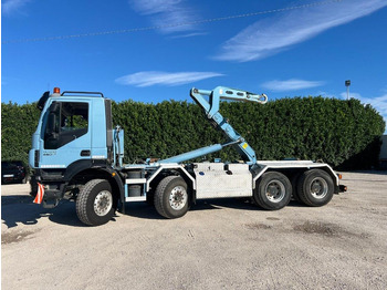 Camion cu cârlig IVECO TRAKKER 450 SCARRABILE: Foto 3 Camion cu cârlig IVECO TRAKKER 450 SCARRABILE: Foto 3