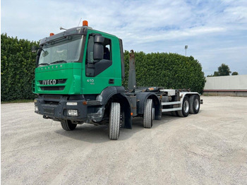 Camion cu cârlig IVECO Trakker