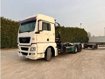 Camion cu cârlig MAN TGX 26.440