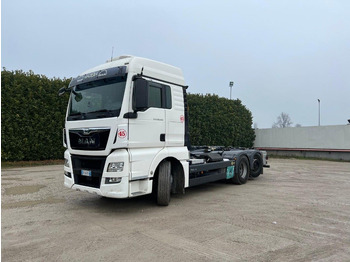 Camion cu cârlig MAN TGX 26.500