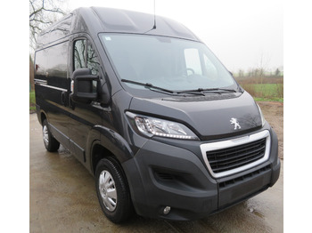 Autoutilitară compactă PEUGEOT Boxer