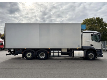 Leasing de  Mercedes-Benz Actros 2543 6x2 chłodnia izoterma 18 palet oś skrętna Mercedes-Benz Actros 2543 6x2 chłodnia izoterma 18 palet oś skrętna: Foto 4