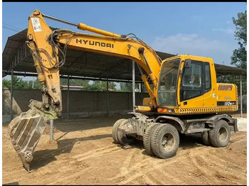Excavator pe roţi HYUNDAI
