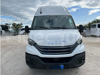 Microbuz IVECO Daily