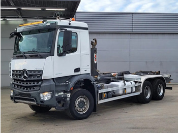 Camion cu sistem de cablu MERCEDES-BENZ Arocs 3342