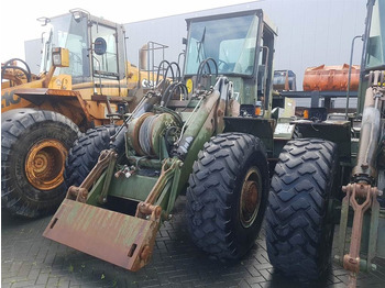 Încărcător frontal pe pneuri