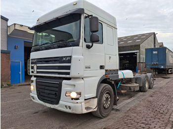 Camion şasiu DAF XF 105 460