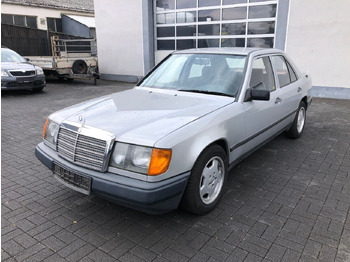 Berlină/ Sedan MERCEDES-BENZ