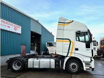 Cap tractor Iveco Stralis 440.42 /TP HIGH-WAY (EURO 6 / AUTOMATIC GEARBOX / 2x TANK / FRIDGE / AIRCONDITIONING / ETC.): Foto 4 Cap tractor Iveco Stralis 440.42 /TP HIGH-WAY (EURO 6 / AUTOMATIC GEARBOX / 2x TANK / FRIDGE / AIRCONDITIONING / ETC.): Foto 4