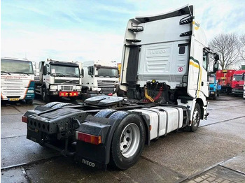 Cap tractor Iveco Stralis 440.42 /TP HIGH-WAY (EURO 6 / AUTOMATIC GEARBOX / 2x TANK / FRIDGE / AIRCONDITIONING / ETC.): Foto 3 Cap tractor Iveco Stralis 440.42 /TP HIGH-WAY (EURO 6 / AUTOMATIC GEARBOX / 2x TANK / FRIDGE / AIRCONDITIONING / ETC.): Foto 3