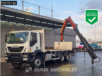 Camion platformă IVECO Trakker