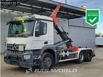 Camion cu cârlig MERCEDES-BENZ Arocs 2643