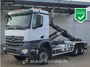Camion cu cârlig MERCEDES-BENZ Arocs 3342