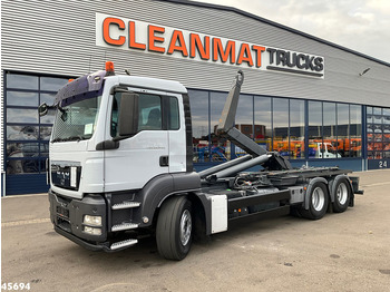 Camion cu cârlig MAN TGS 26.440