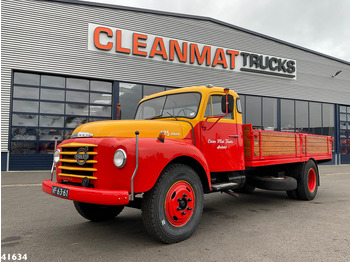 Camion platformă VOLVO