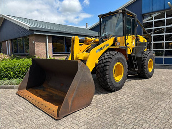Încărcător frontal pe pneuri KOMATSU WA320-5