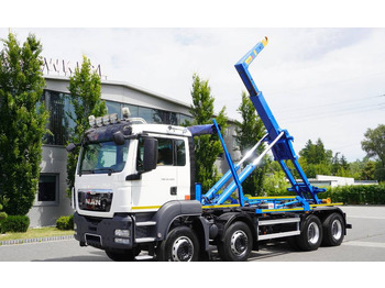 Camion cu cârlig MAN TGS 35.400