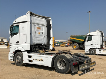 Cap tractor 2012 Mercedes-Benz Actros 1842 4x2 S/A Sleeper Truck Tractor: Foto 3 Cap tractor 2012 Mercedes-Benz Actros 1842 4x2 S/A Sleeper Truck Tractor: Foto 3