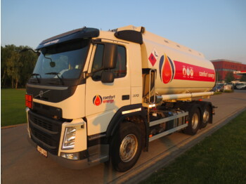 Camion cisternă VOLVO FM